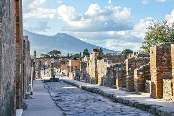 school education tours italy pompeii