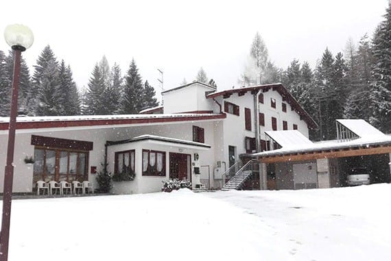 casa alpina snowy