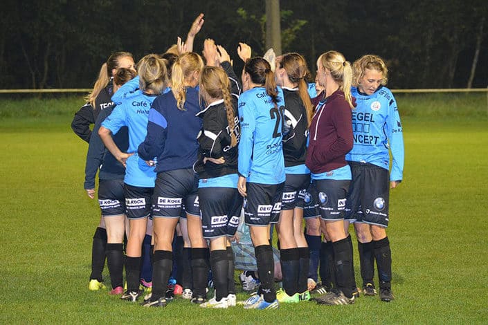 womens football team