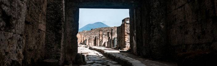 school trip to Pompeii italy banner