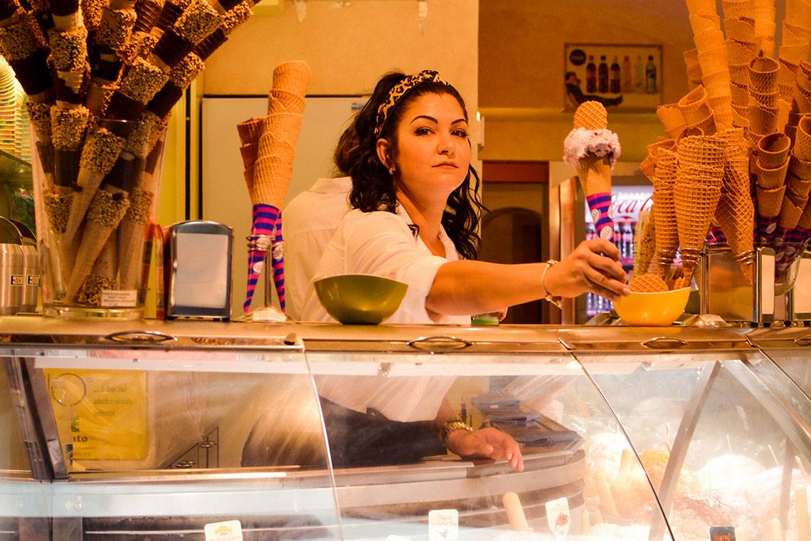 Gelato stand, Naples